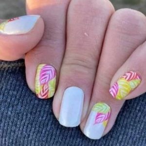 Color Street- As it Ferns Out - 100% Real Nail Polish Strips